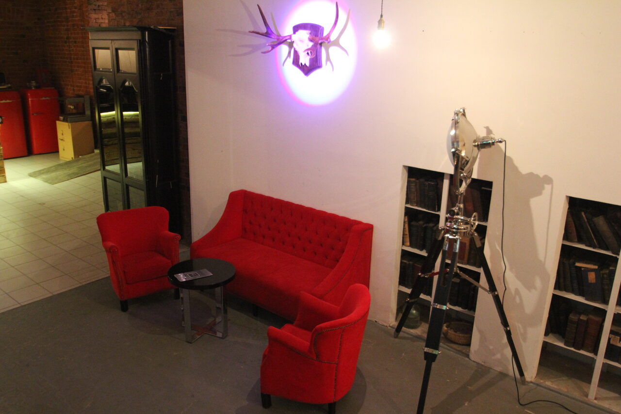 Арендовать Стильный лофт со сценой и звуком