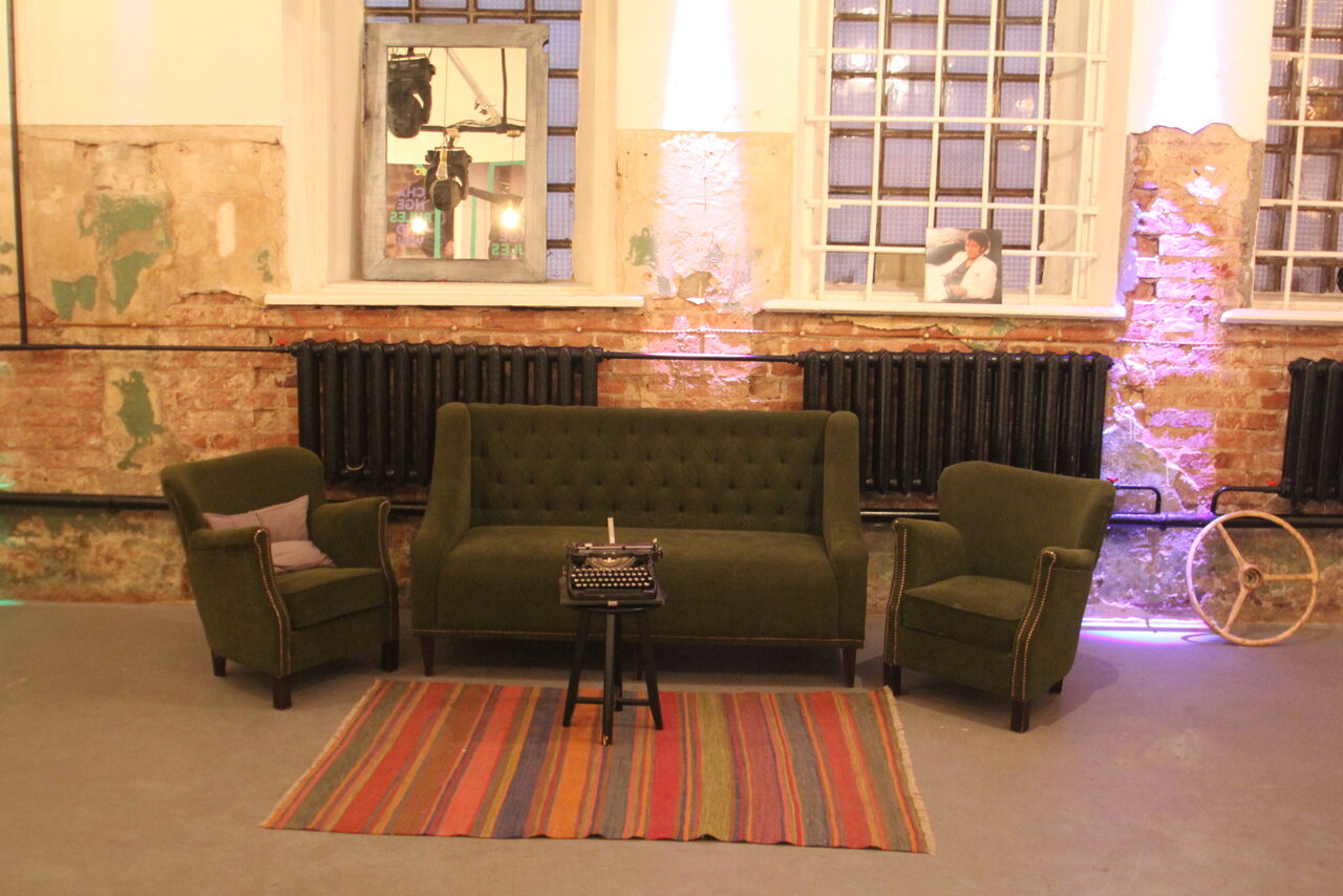 Арендовать Стильный лофт со сценой и звуком