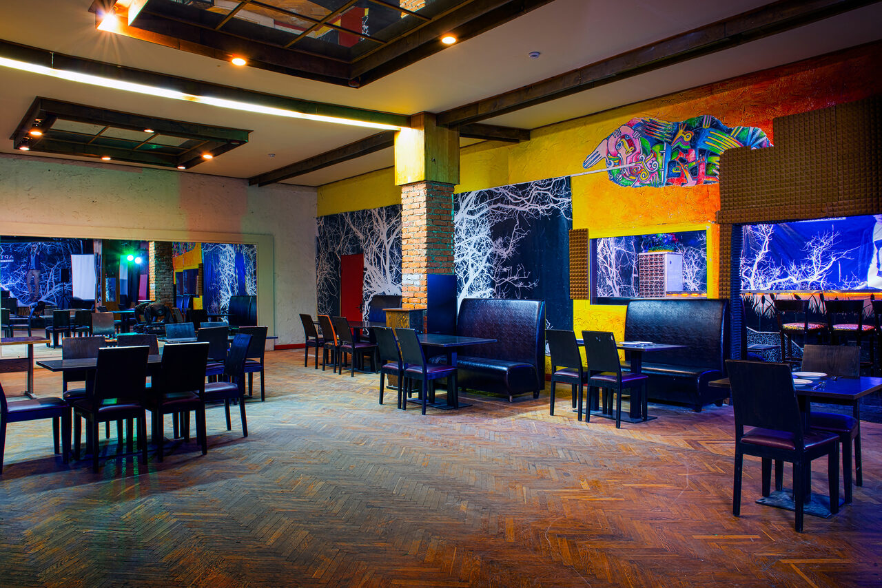 Арендовать Лофт со сценой 