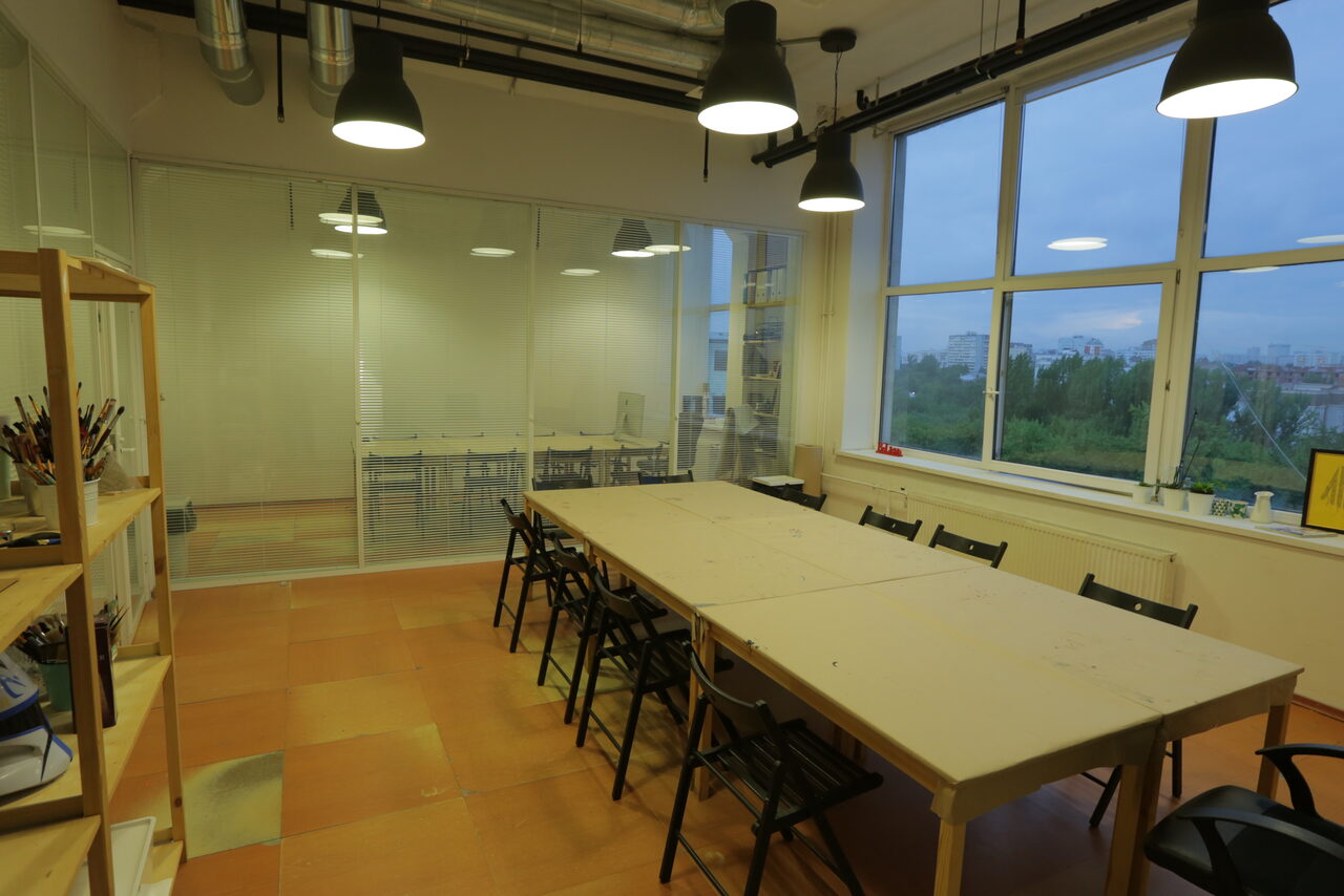 Арендовать Пространство с большим столом