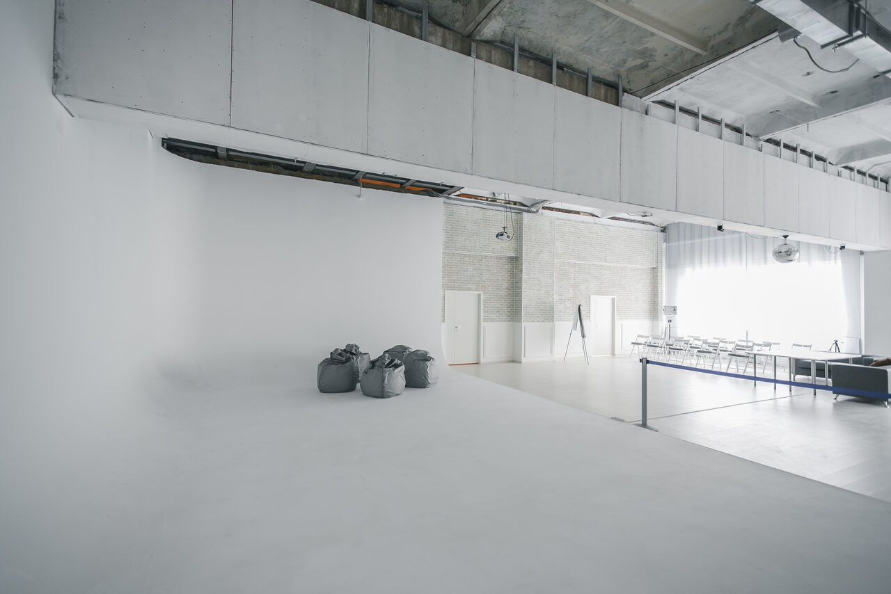 Арендовать Gatsby Loft & Photo Стильное оборудованное лофт-пространство