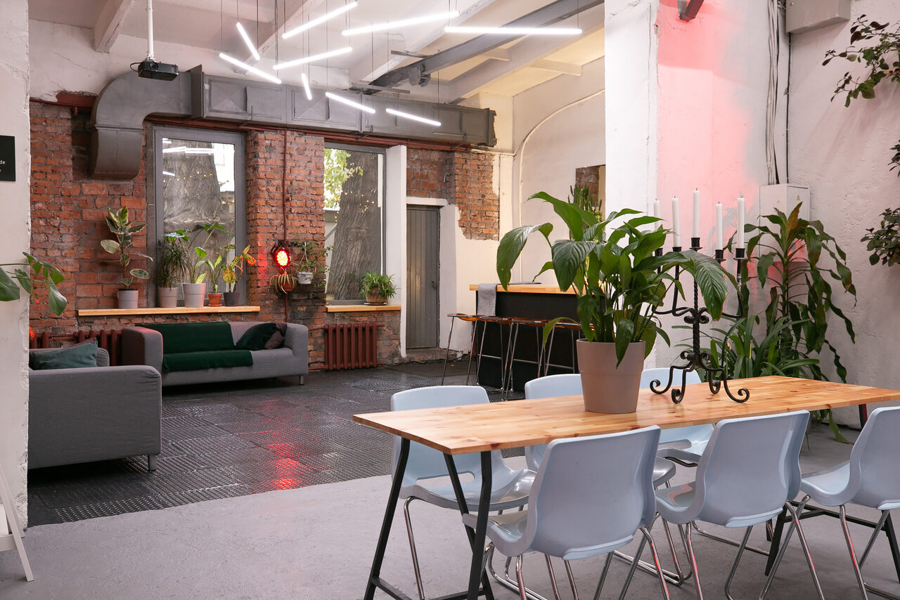 Арендовать Otherside. Лофт со стеклянным куполом 