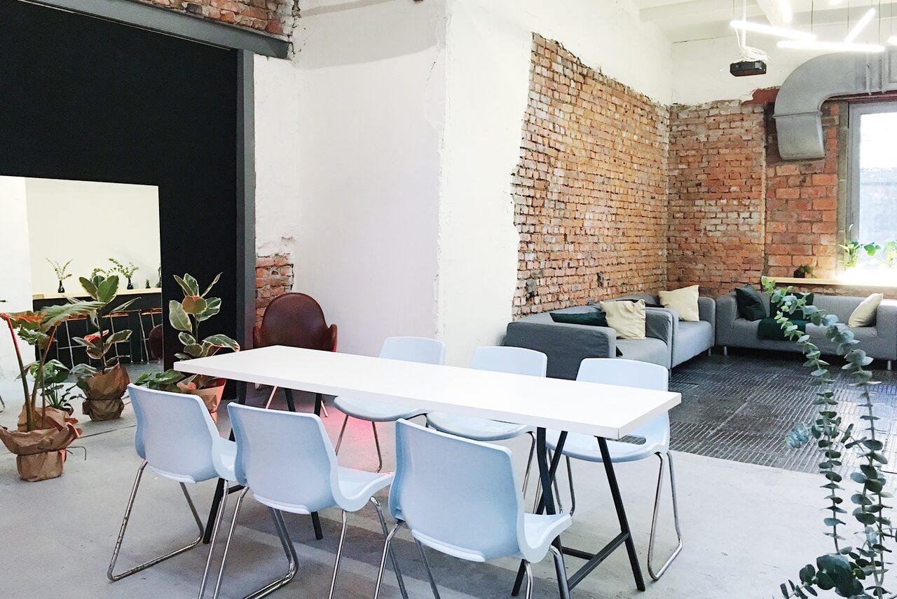 Арендовать Otherside. Лофт со стеклянным куполом 