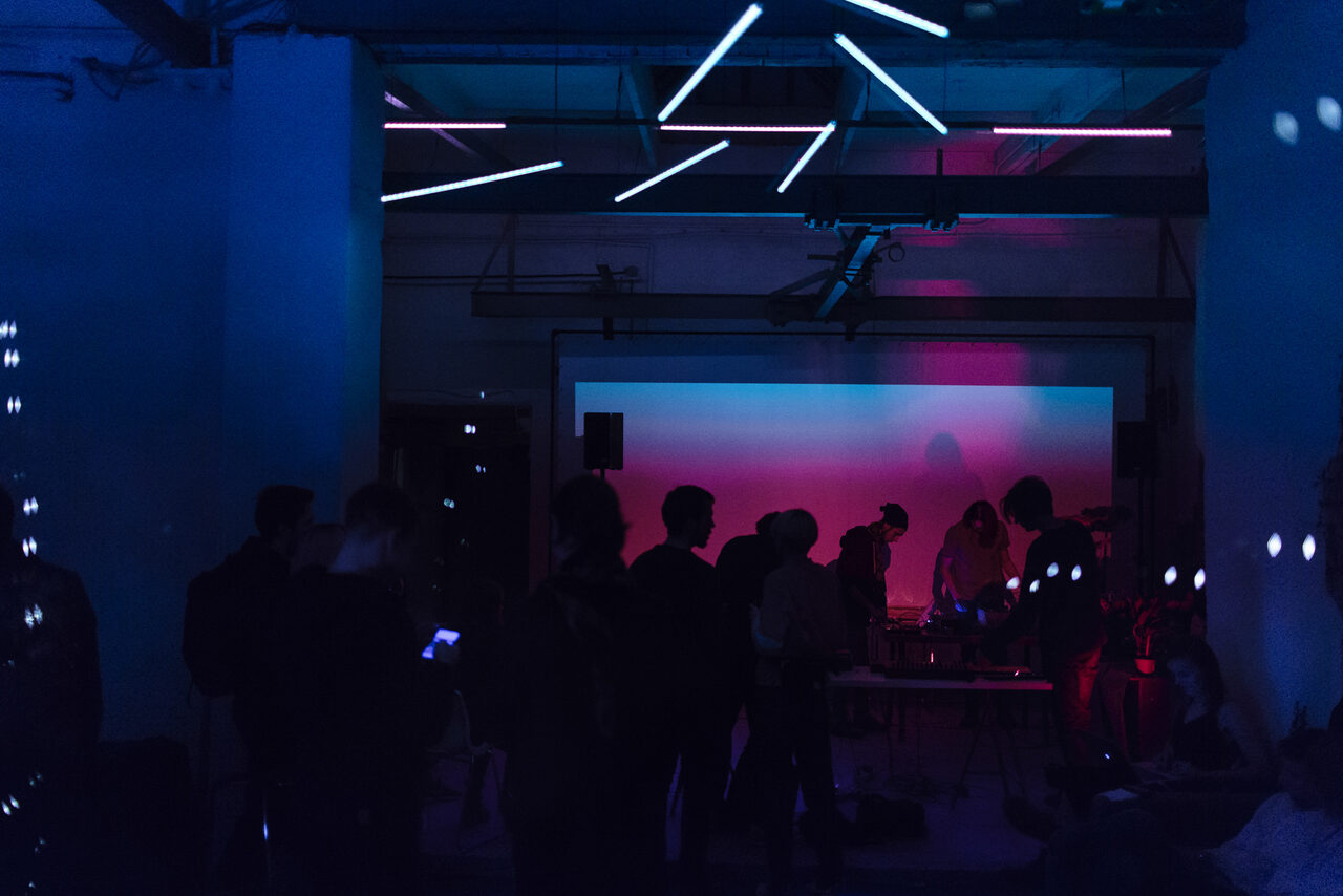 Арендовать Otherside. Лофт со стеклянным куполом 