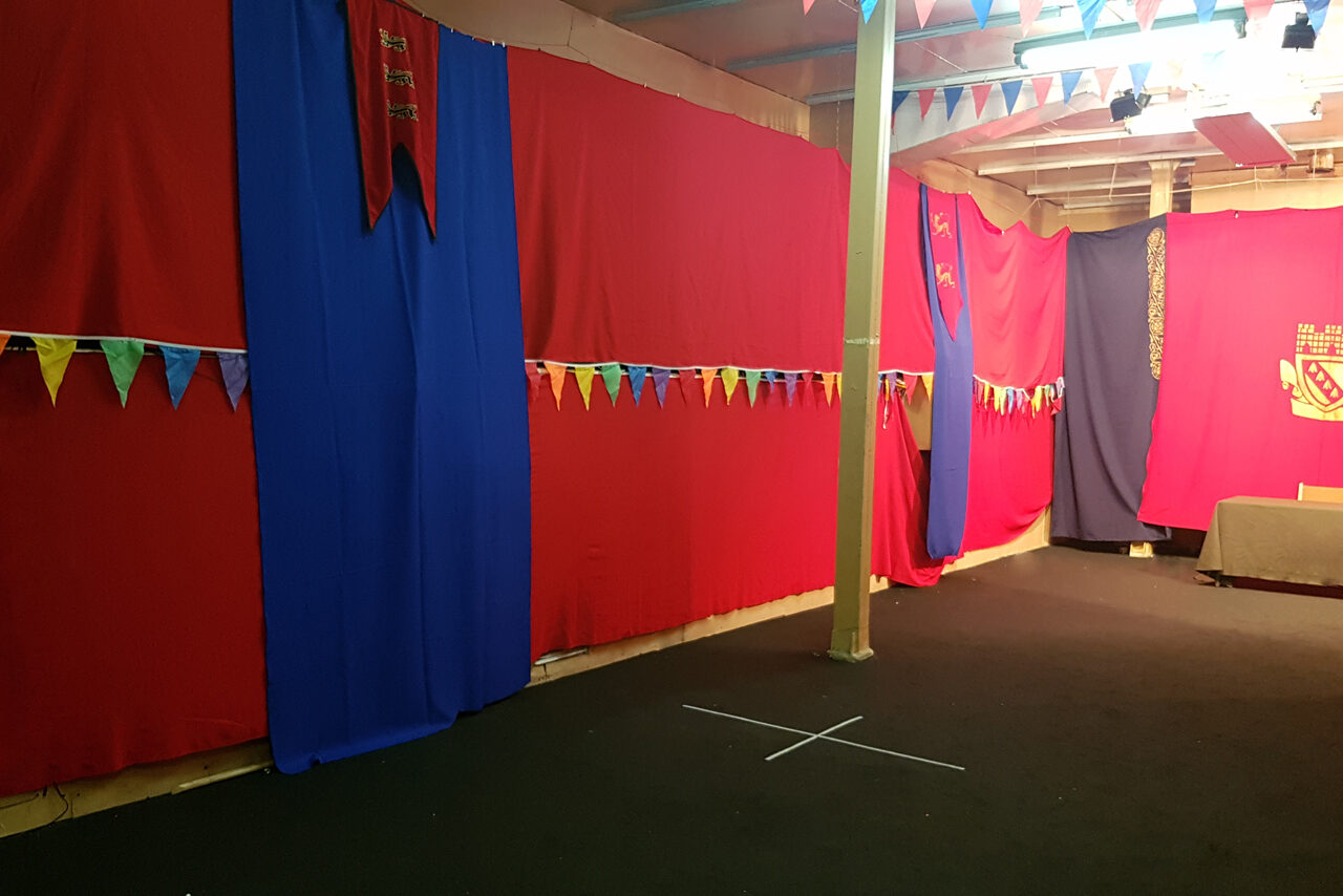 Арендовать Последнее Испытание Фехтовальный зал