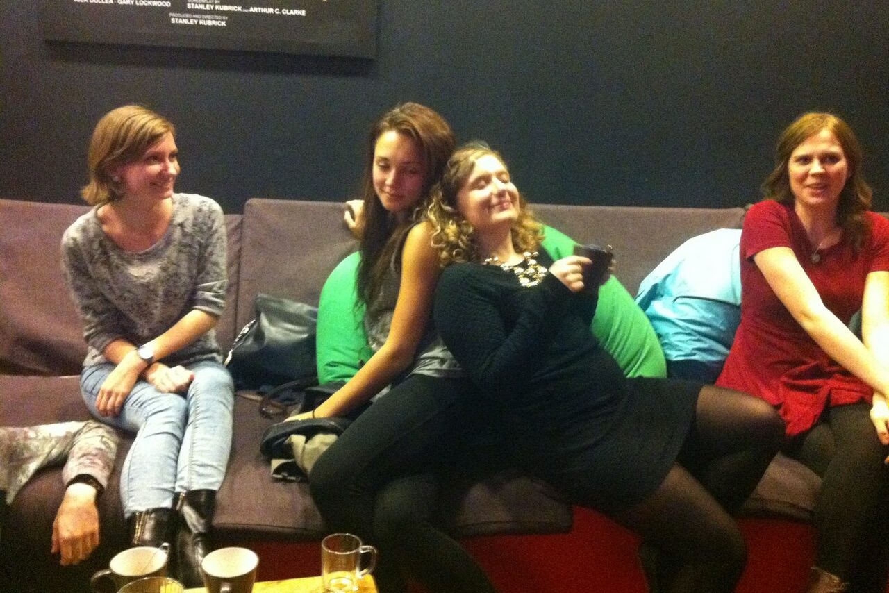 Арендовать Кинокомната в анти-кафе