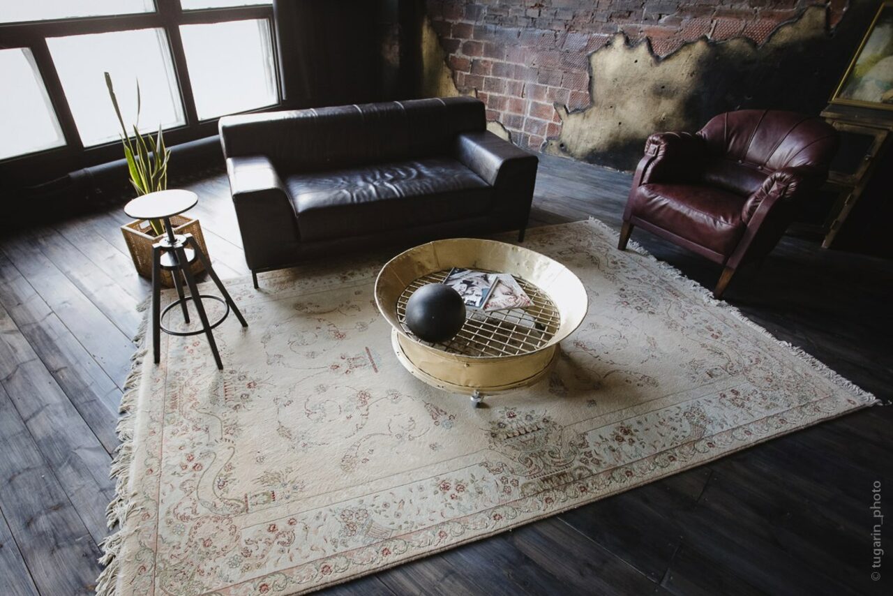 Арендовать Obscur Studio Лофт с витражными окнами