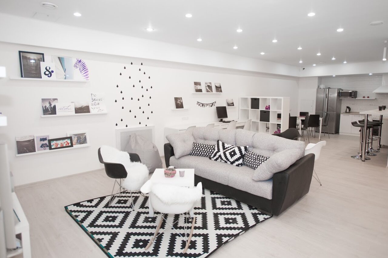 Арендовать Арт-лофт Окошки. Лофт-квартира с кухней