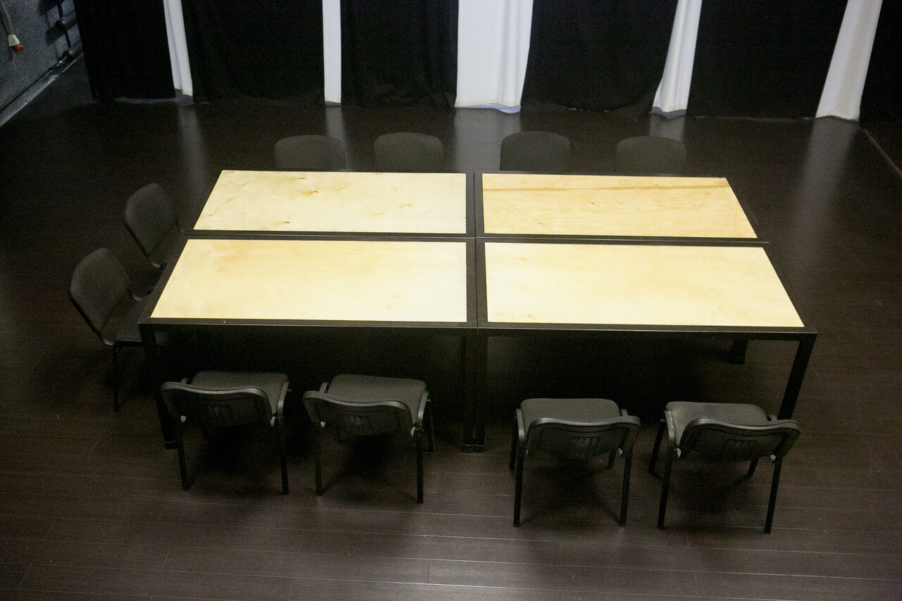 Арендовать Мослабиринт и Железяки Зал с приглушенным освещением