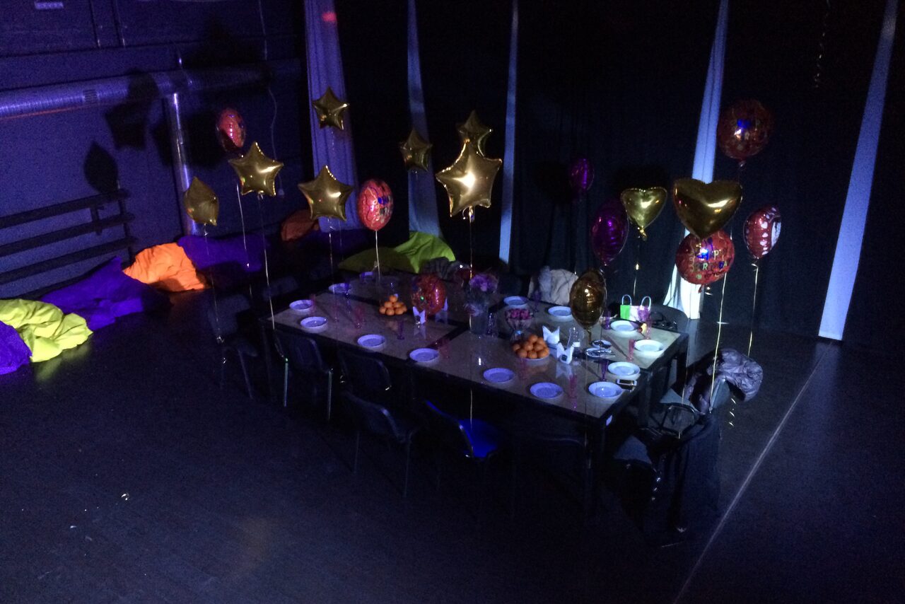 Арендовать Мослабиринт и Железяки Зал с приглушенным освещением