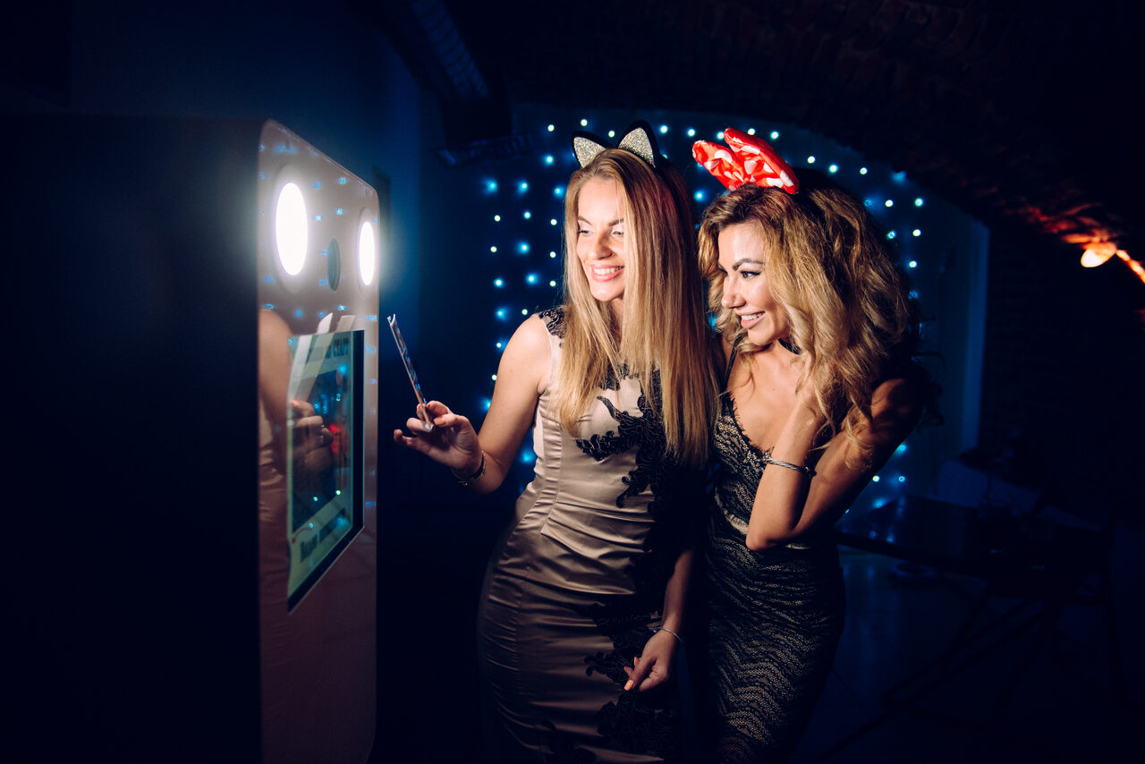 Арендовать Loft with stage and bar