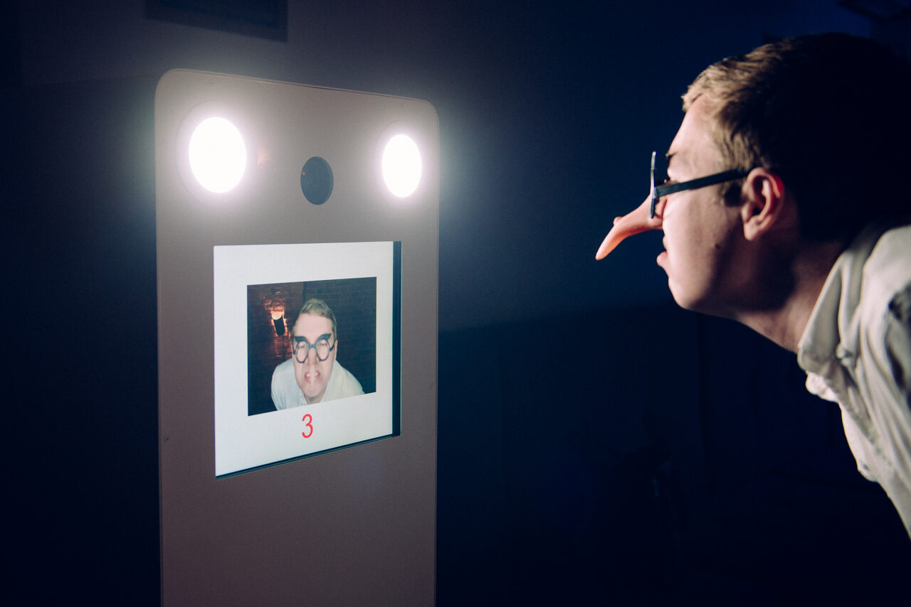 Арендовать Loft with stage and bar