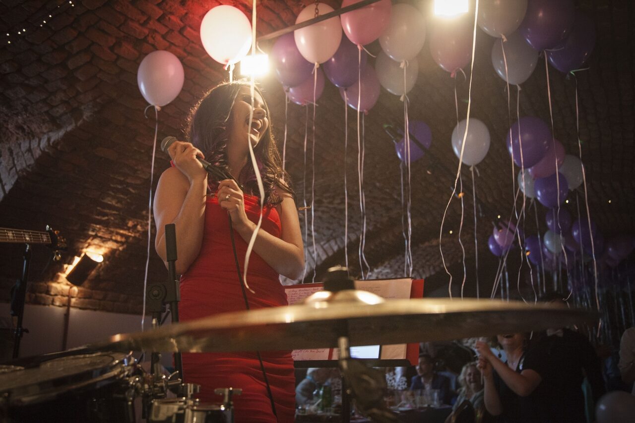 Арендовать Loft with stage and bar