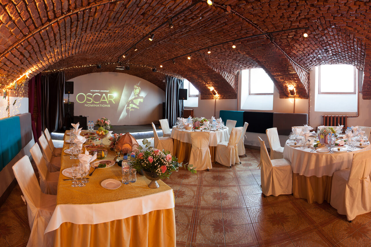 Арендовать Loft with stage and bar