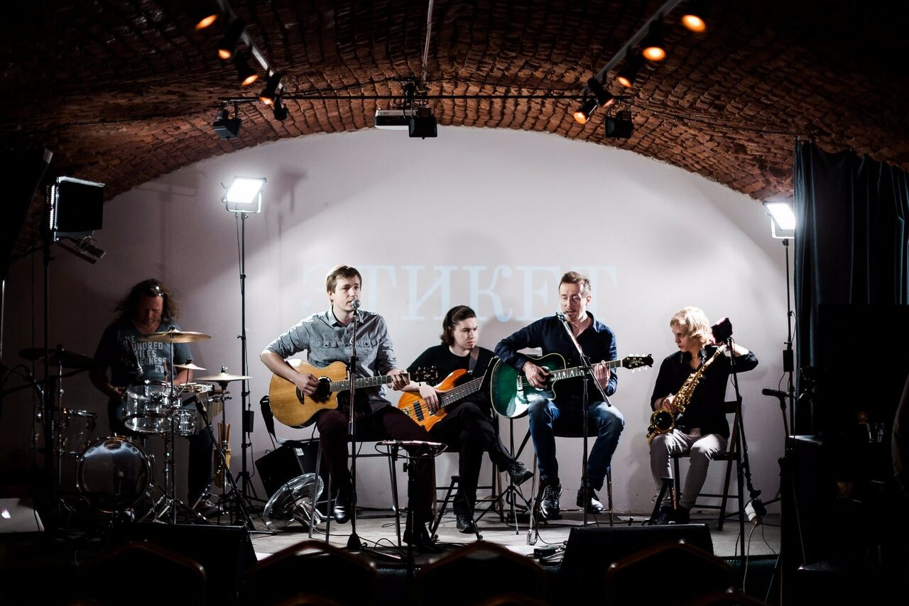 Арендовать Loft with stage and bar