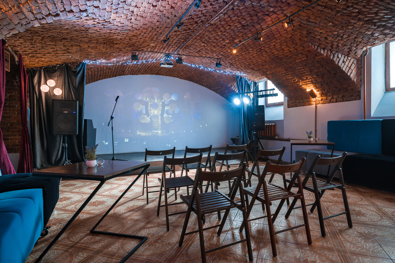 Арендовать Loft with stage and bar