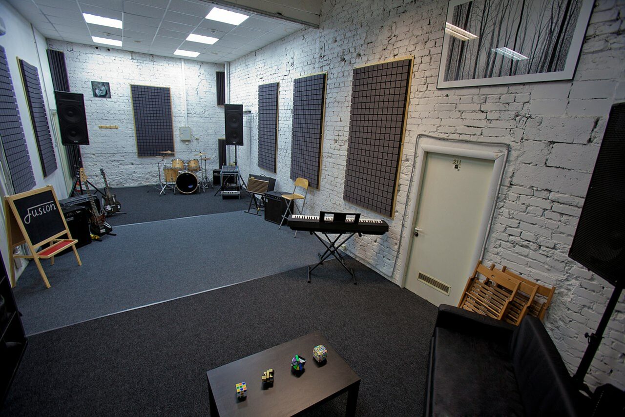 Арендовать Loft studio with karaoke