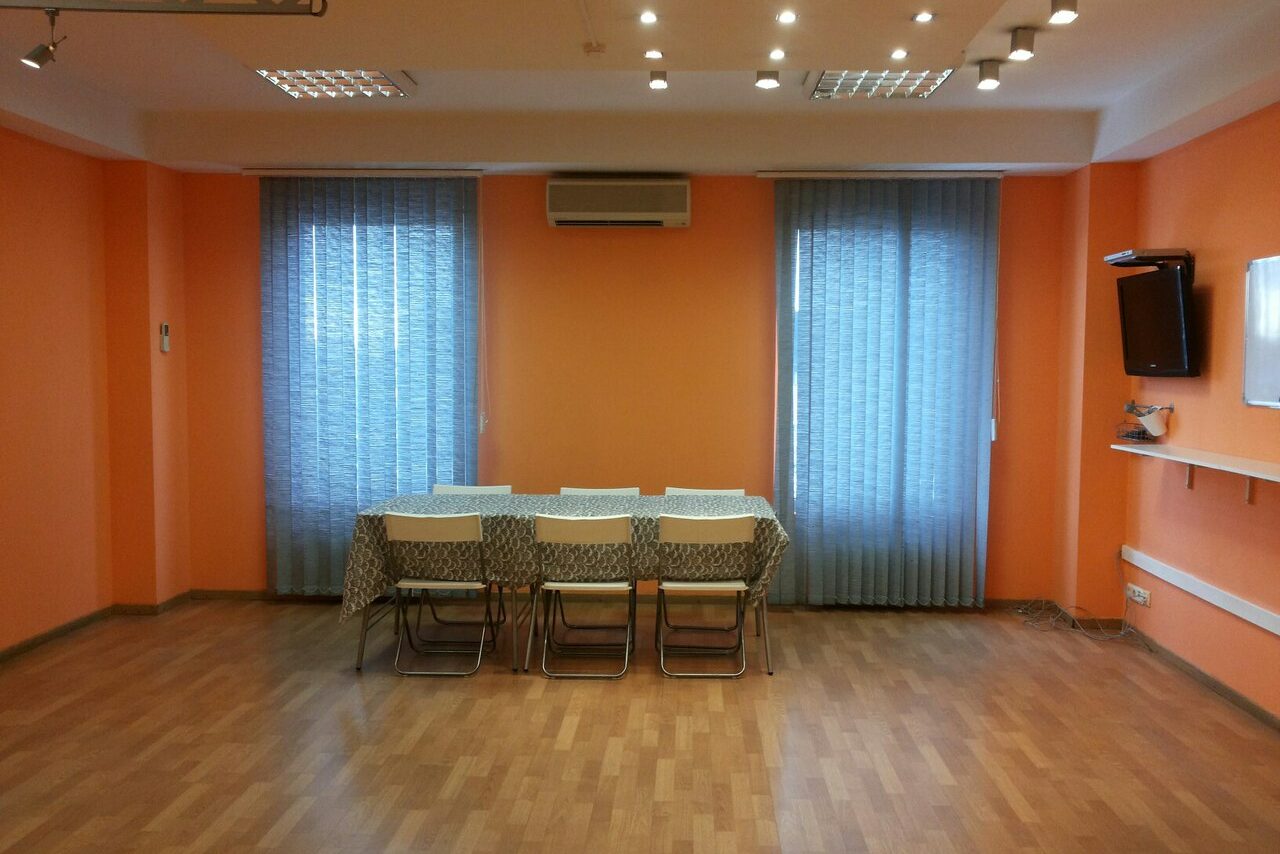 Арендовать Зал с большим столом