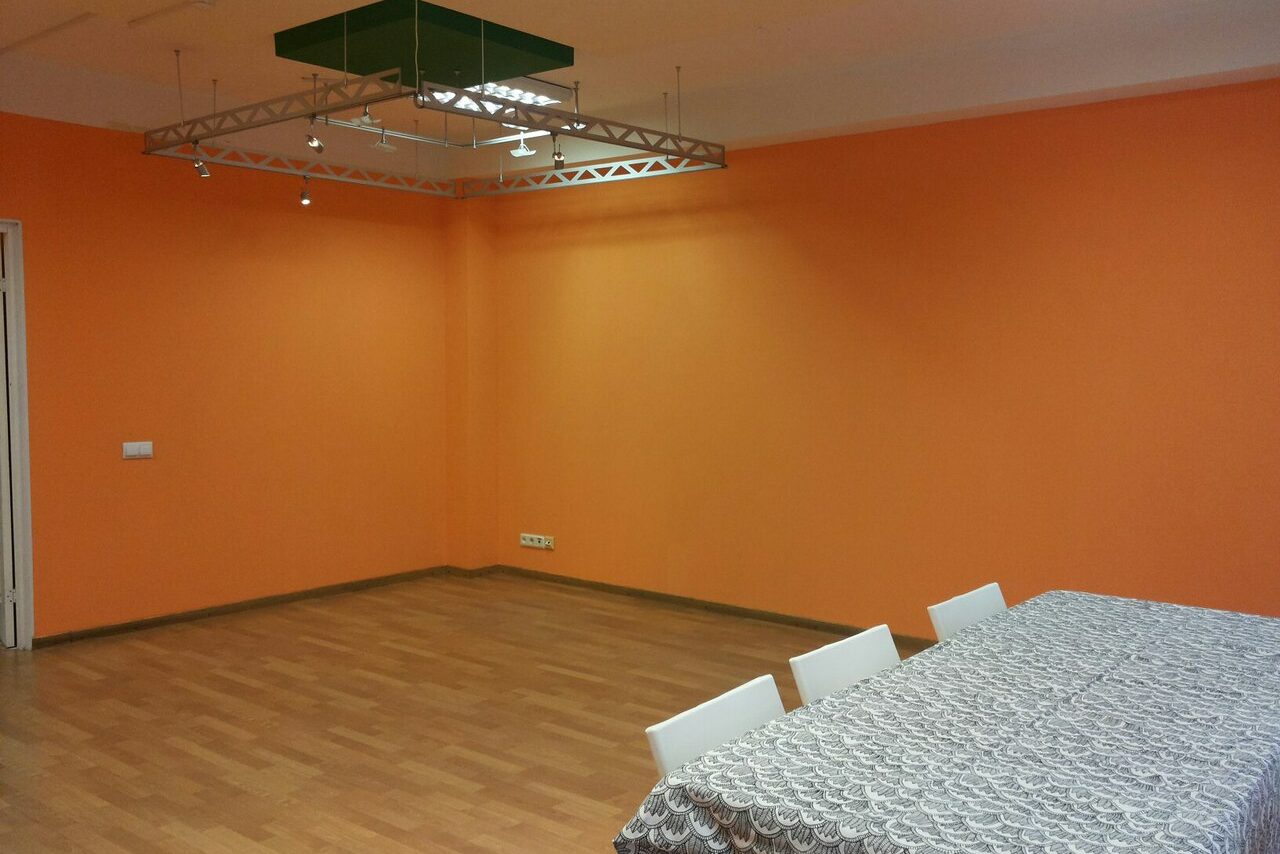 Арендовать Зал с большим столом