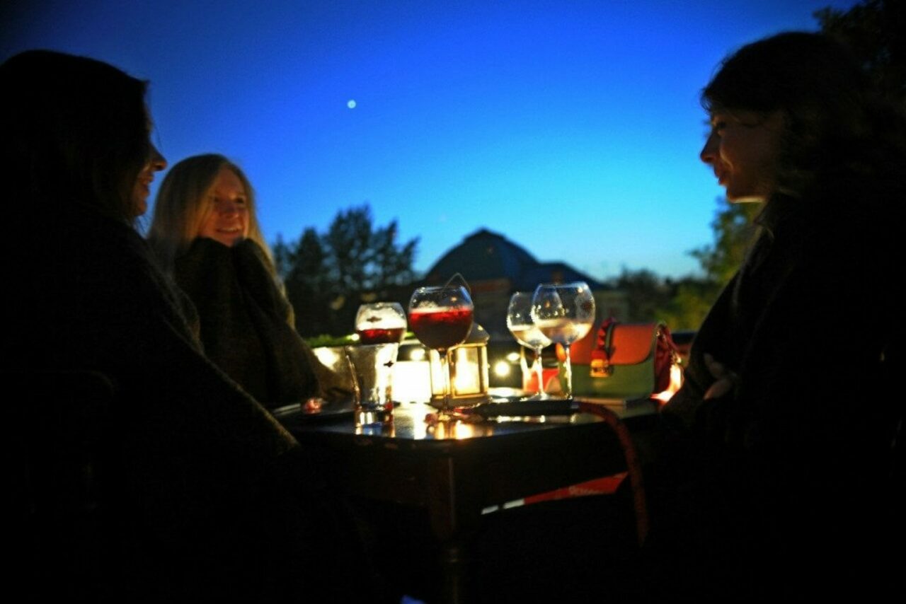 Арендовать Летняя веранда на крыше в центре Москвы