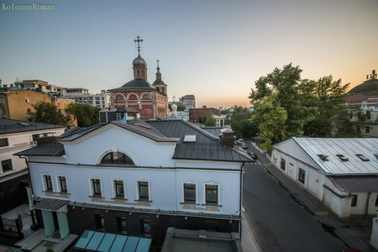 Арендовать Летняя веранда на крыше в центре Москвы
