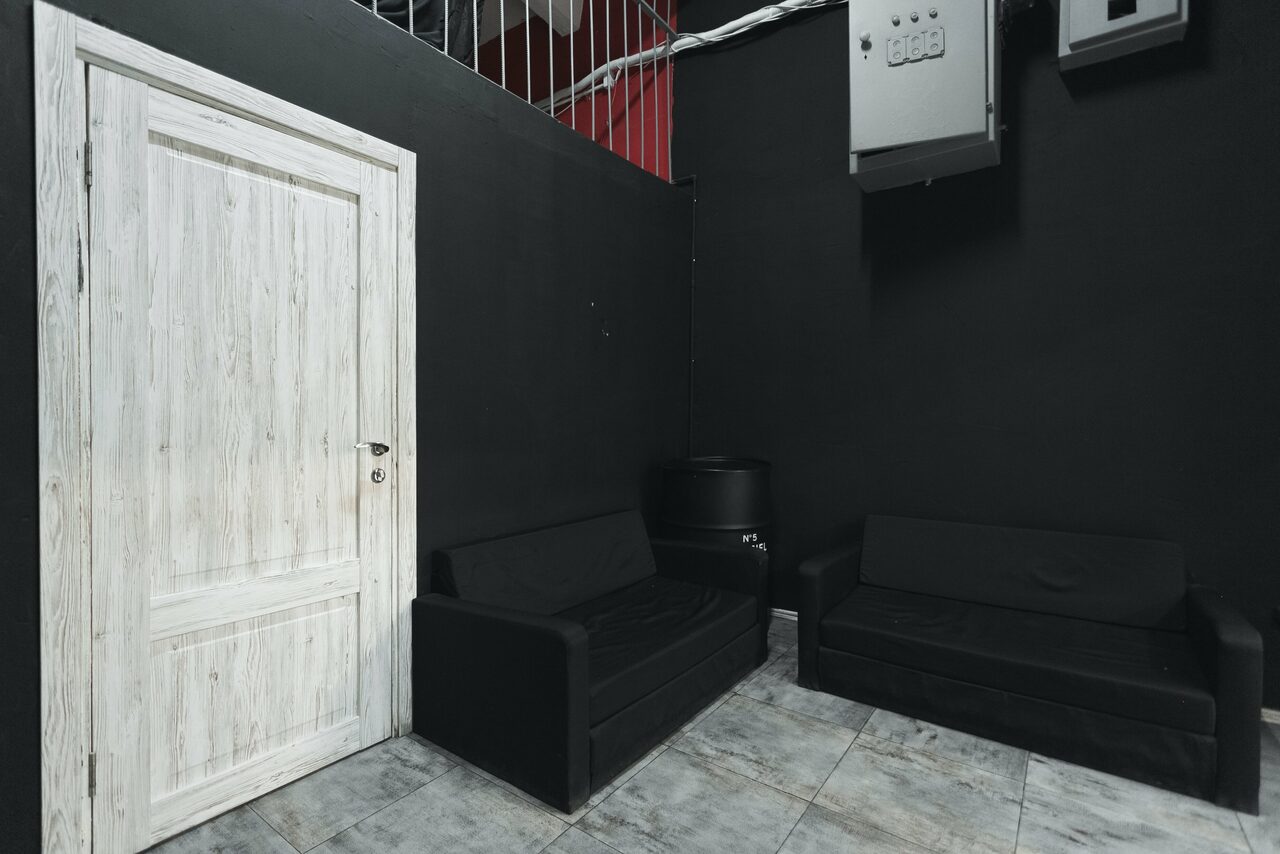 Арендовать Лофт Империя Лофт с барной стойкой и балконом