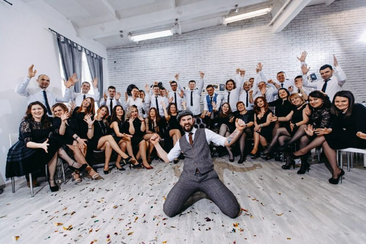 Арендовать Лофт Империя Лофт с барной стойкой и балконом