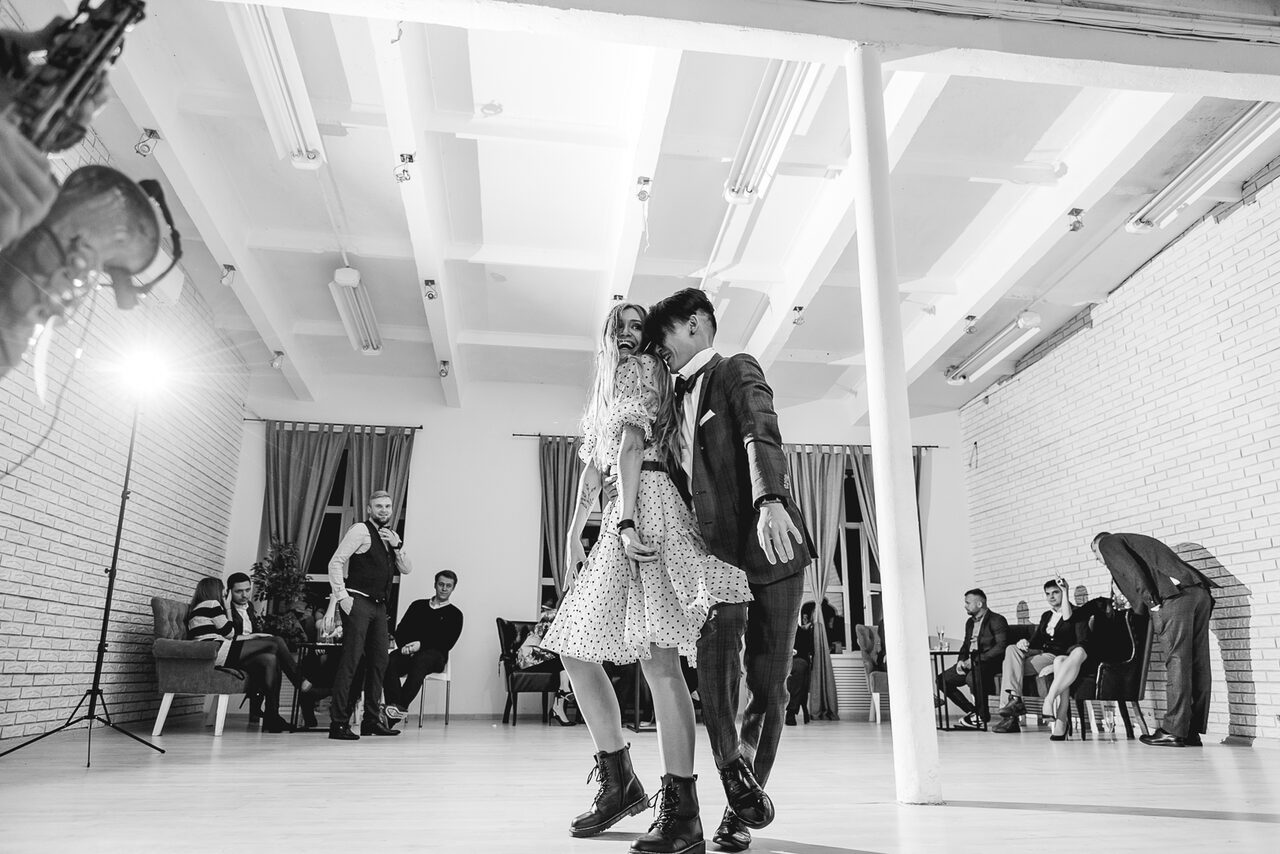 Арендовать Лофт Империя Лофт с барной стойкой и балконом