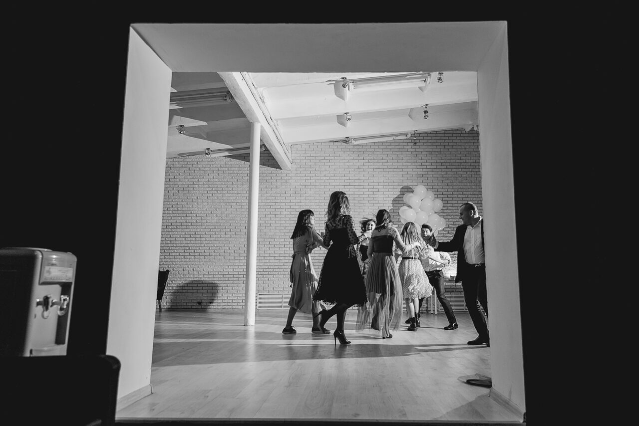 Арендовать Лофт Империя Лофт с барной стойкой и балконом