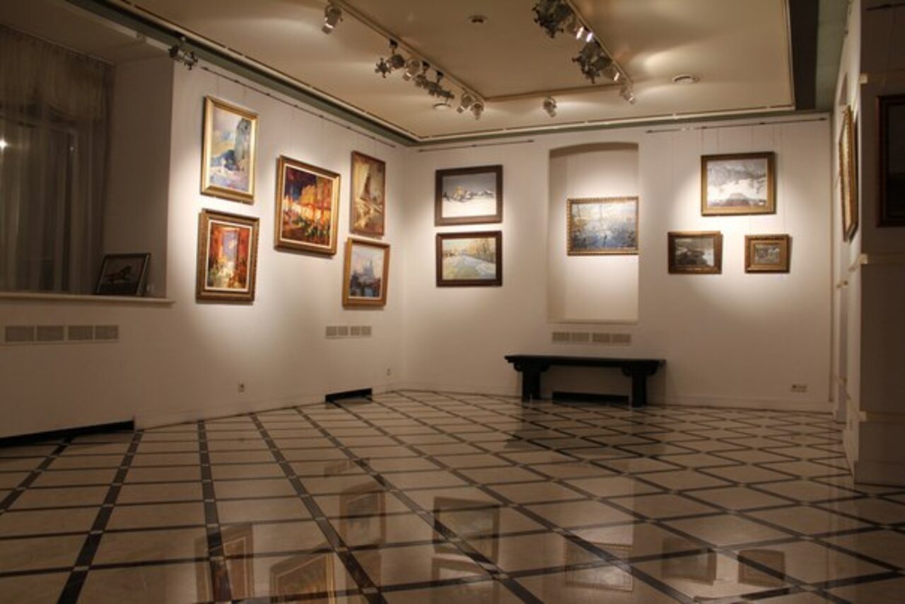 Арендовать Арт-галерея с оборудованием