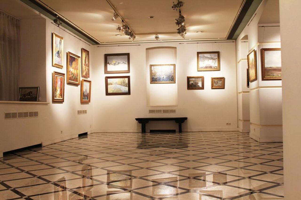 Арендовать Арт-галерея с оборудованием