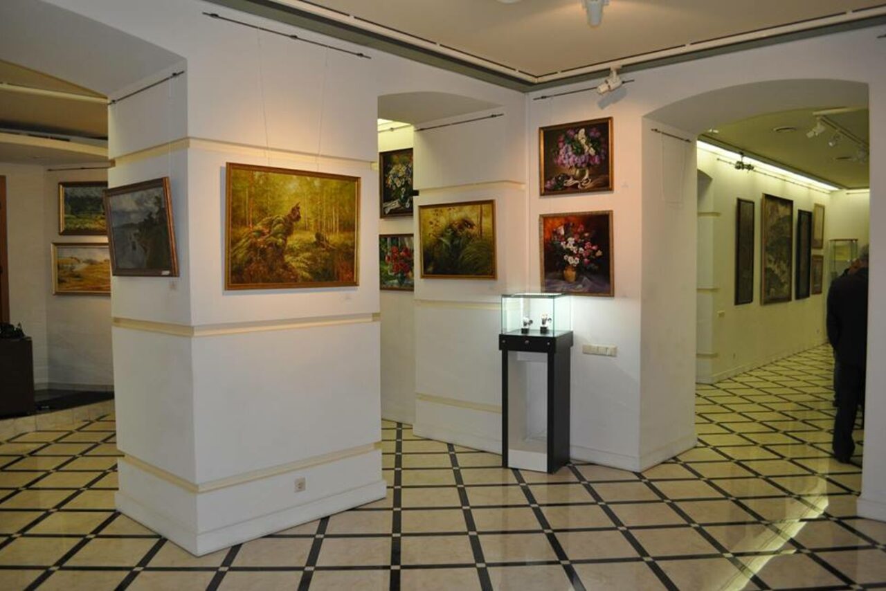 Арендовать Арт-галерея с оборудованием