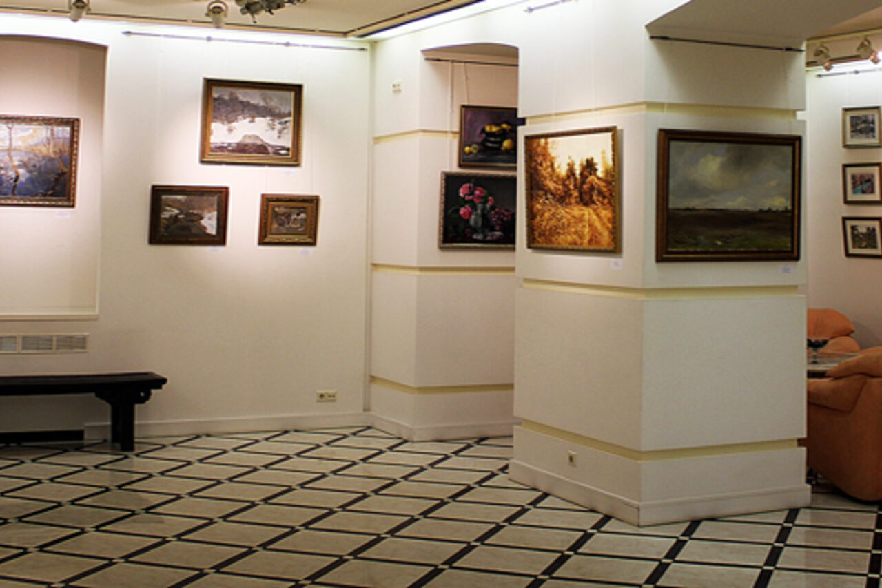 Арендовать Арт-галерея с оборудованием