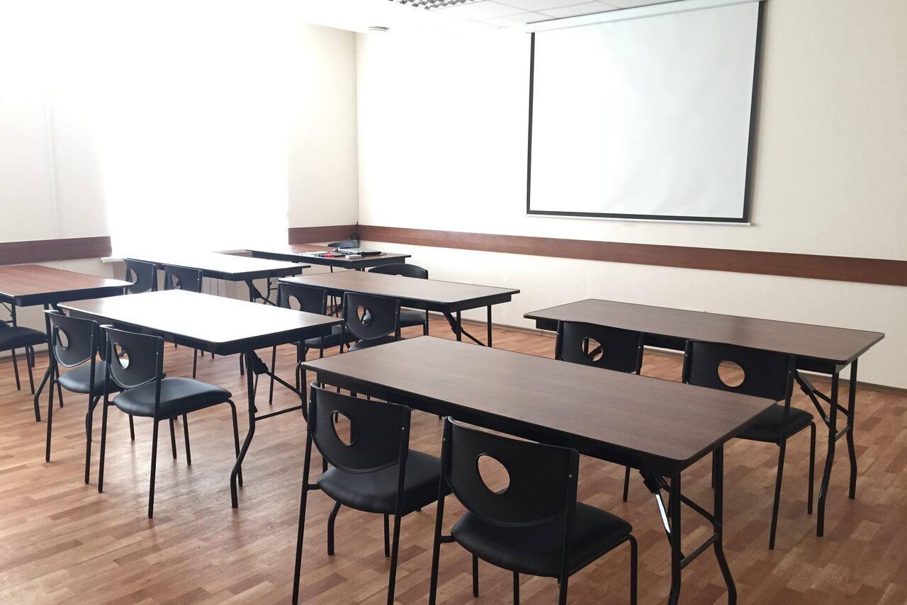 Арендовать Учебная аудитория на Василеостровской