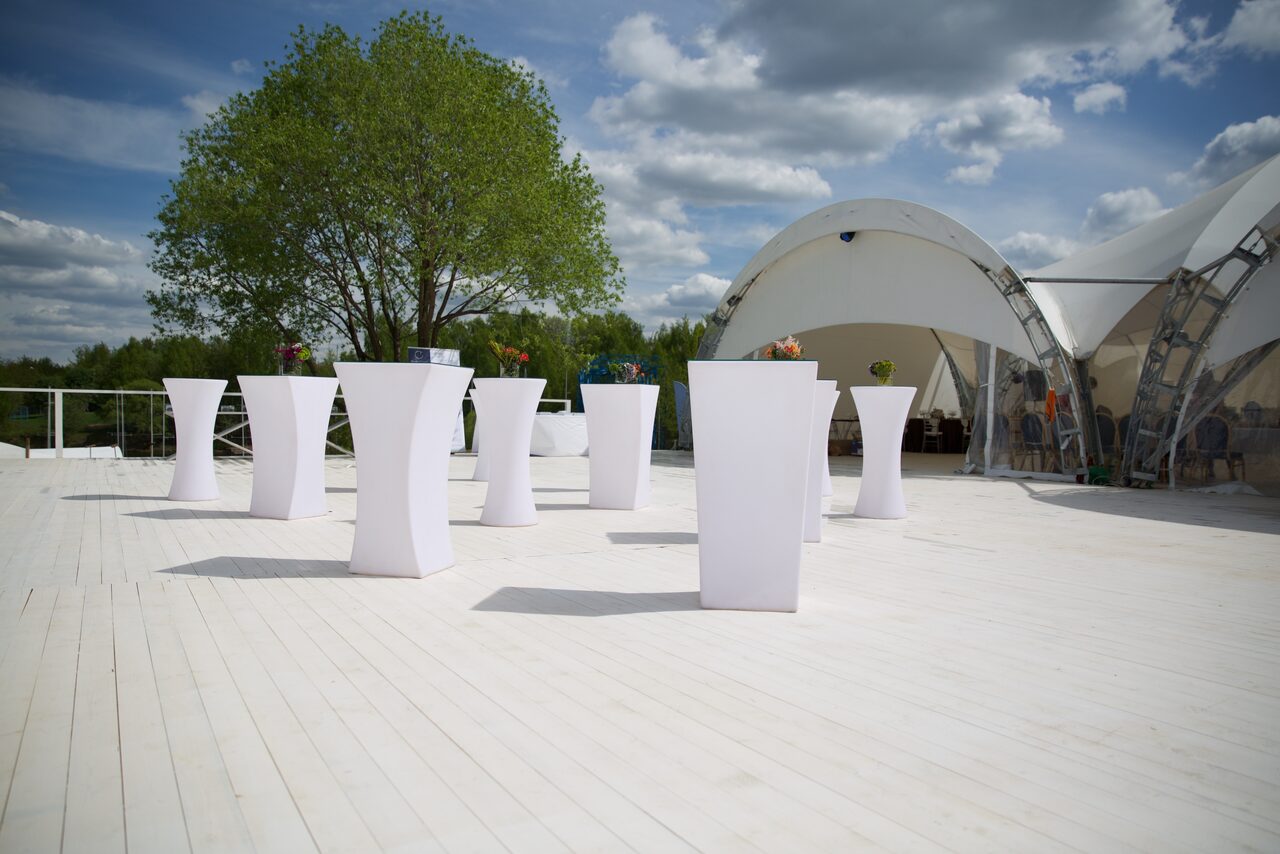Арендовать Свадебный шатер у причала