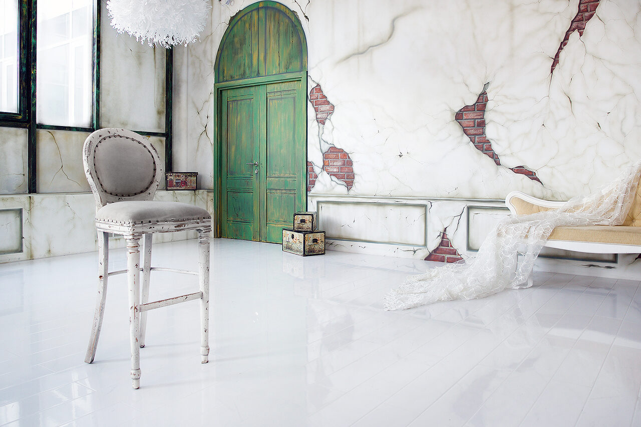 Арендовать Apriori Photo Нежный лофт с арочными окнами 