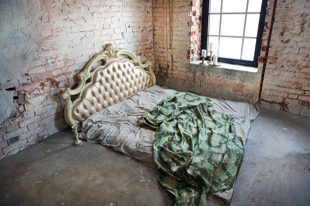 Арендовать Apriori Photo Нежный лофт с арочными окнами 