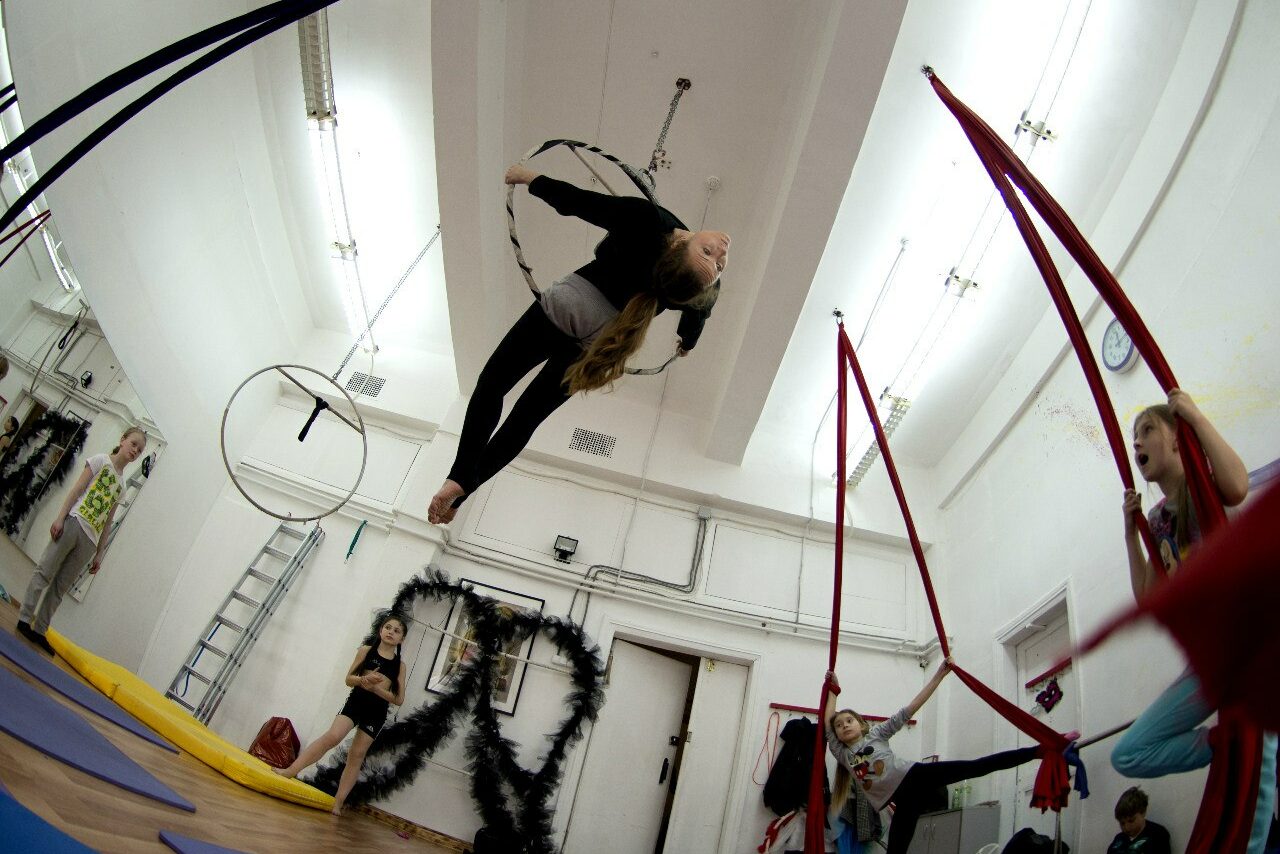 Арендовать Зал с повесами для воздушной гимнастики