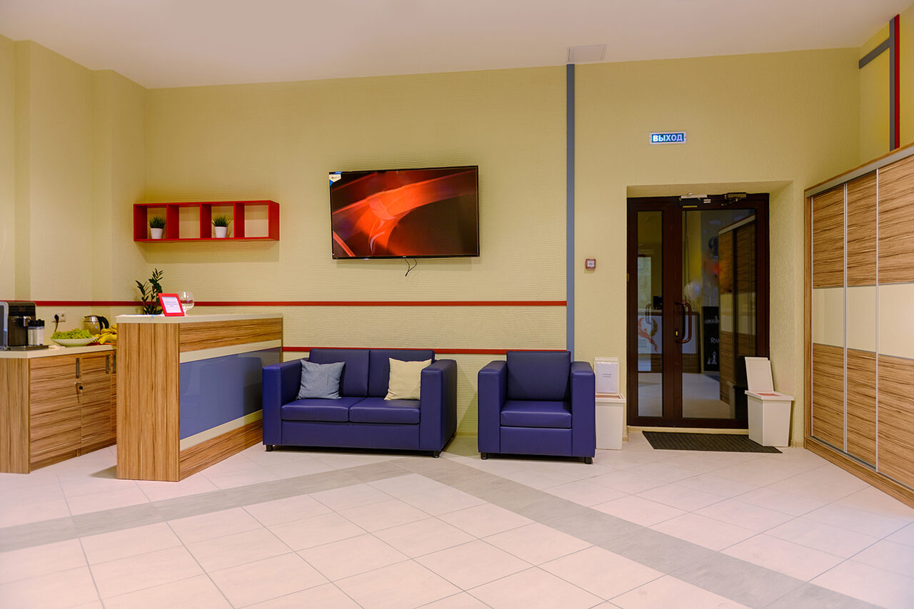 Арендовать Учебный зал со столами на 50 человек