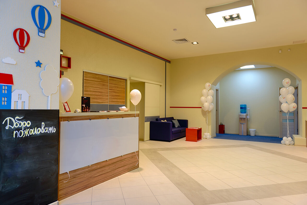 Арендовать Учебный зал со столами на 50 человек