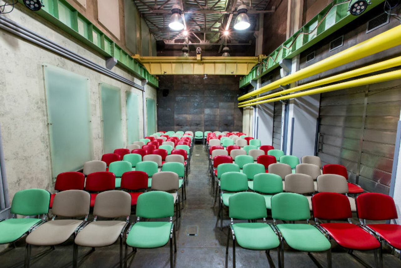 Арендовать Тренинг-зал с оборудованием на 100 человек