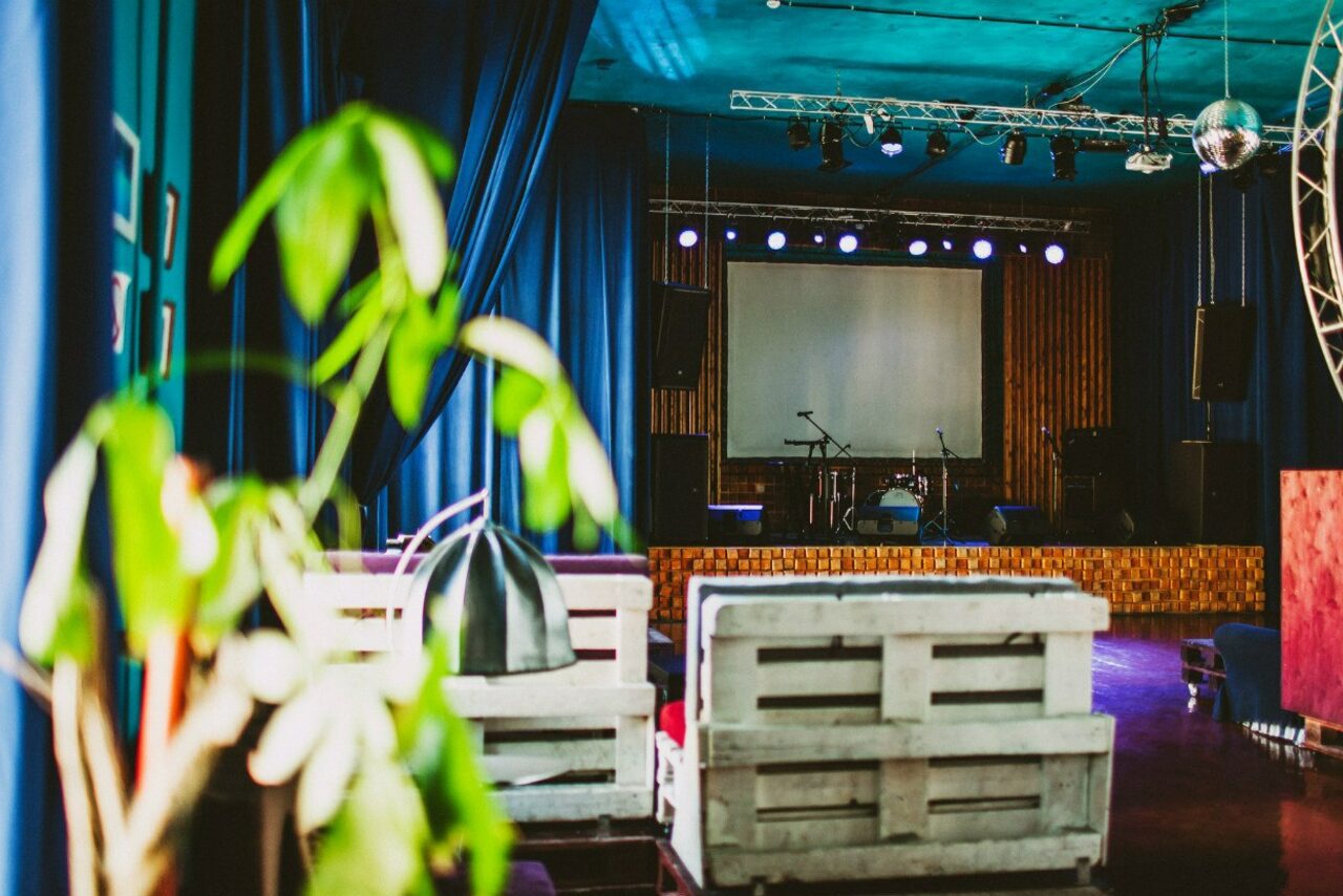 Арендовать Клуб Море