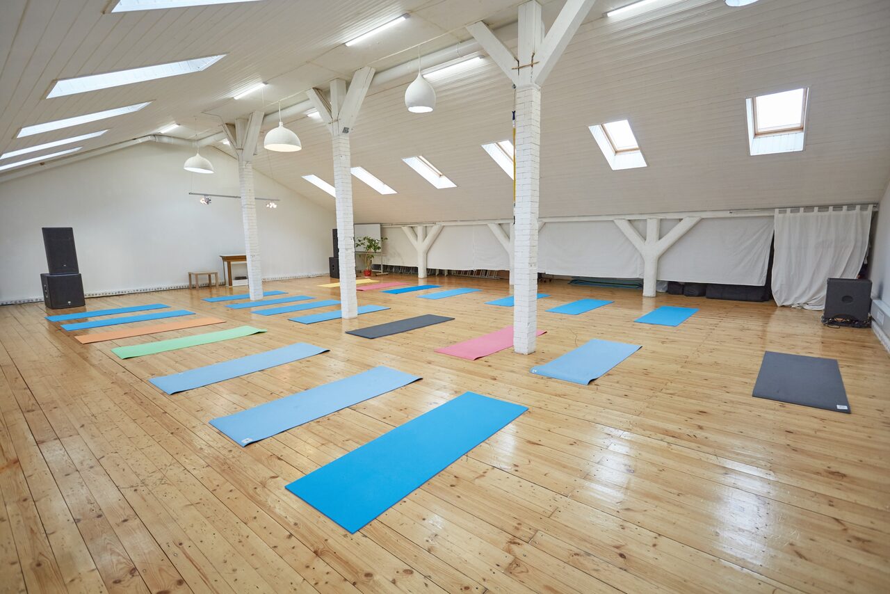 Арендовать Бесценные Дары Зал-лофт с оборудованием