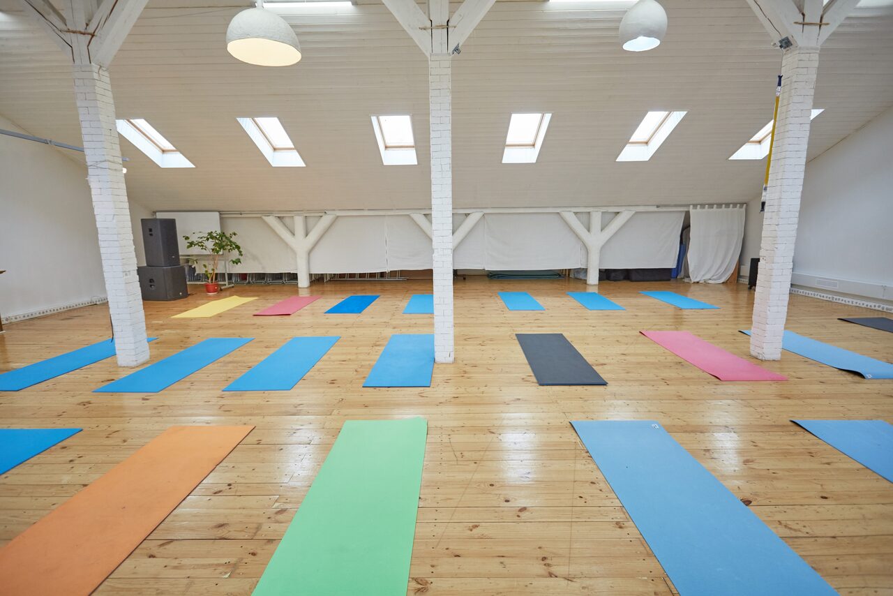 Арендовать Бесценные Дары Зал-лофт с оборудованием