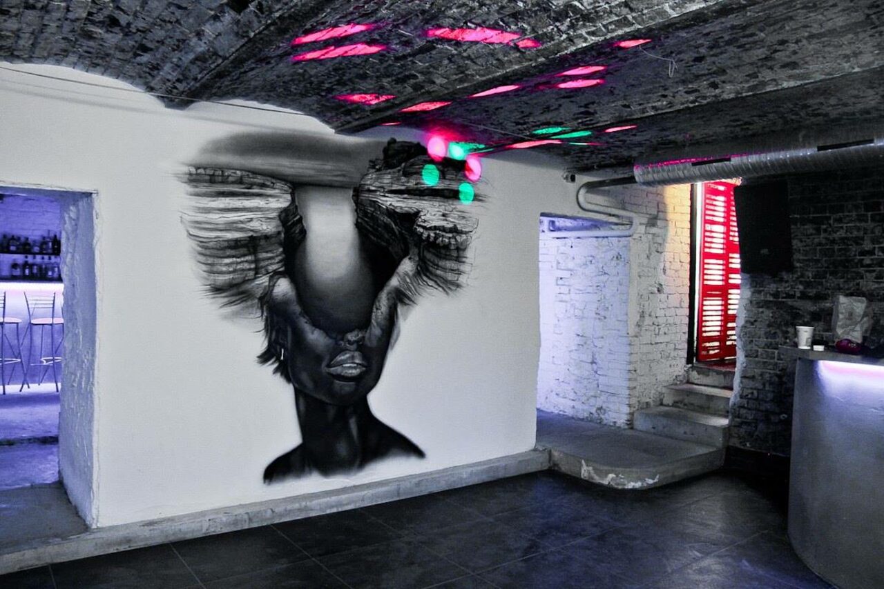 Арендовать Лофт с барной стойкой