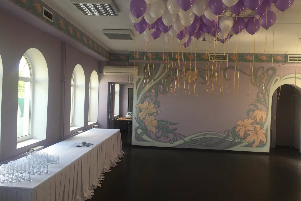 Арендовать Кремль в Измайлово Банкетный зал в нежных тонах с росписью