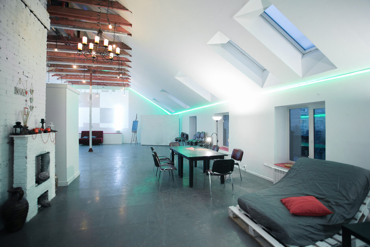 Арендовать Лофт Самотёка Лофт-трансформер на мансарде 