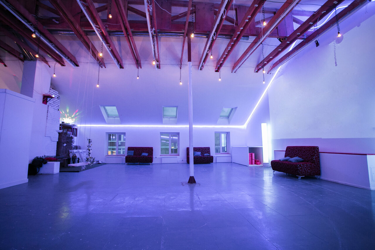 Арендовать Лофт Самотёка Лофт-трансформер на мансарде 