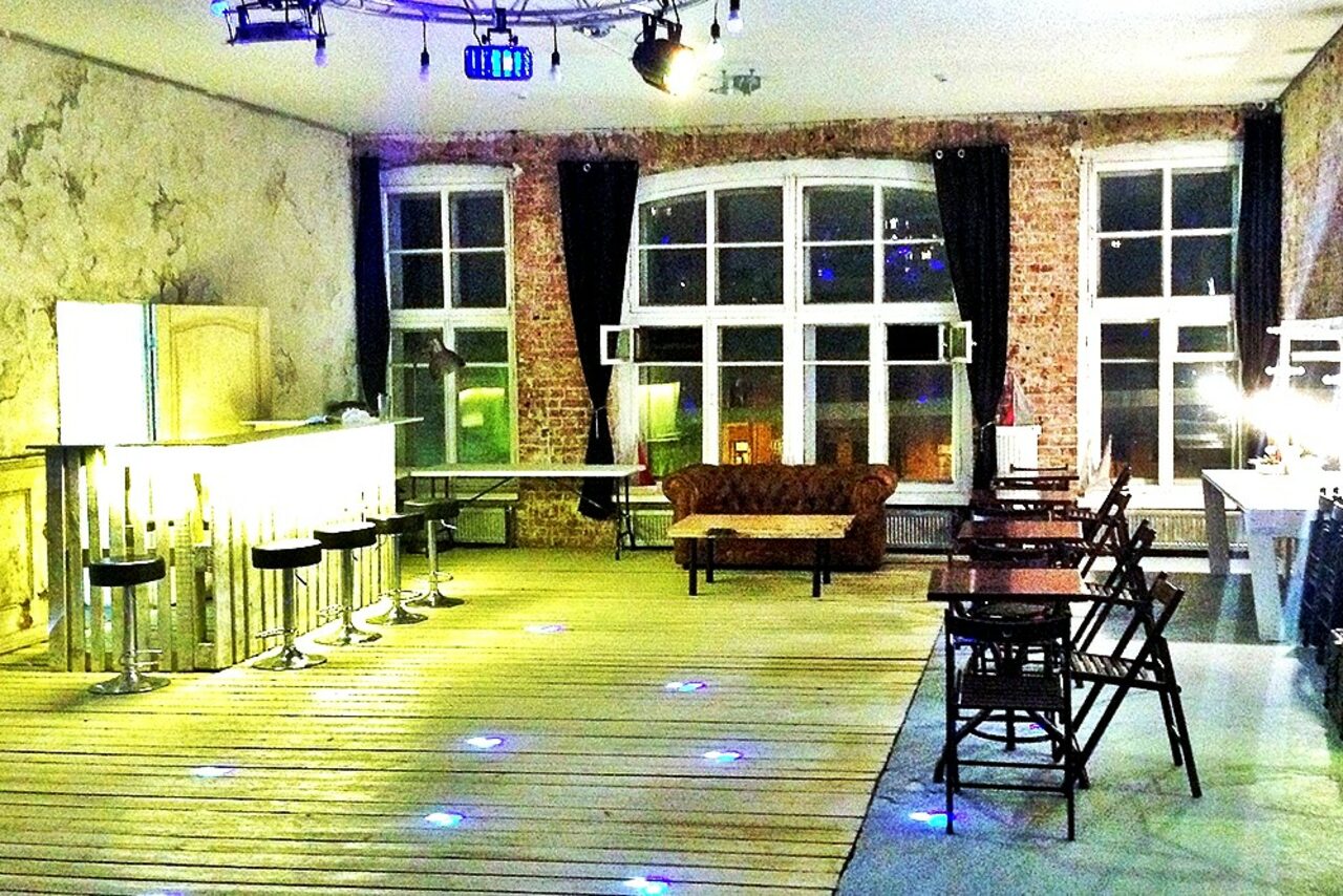 Арендовать Лофт Фарфор. Лофт в здании 18 века