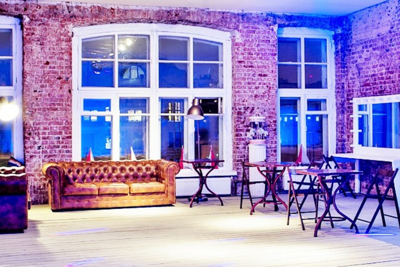 Арендовать Лофт Фарфор. Лофт в здании 18 века